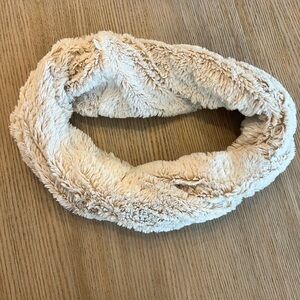 Neck warmer / scarf / muffler